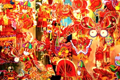 Trung thu này, vì sao nhiều người thích mua đèn lồng Việt hơn hàng Trung Quốc?