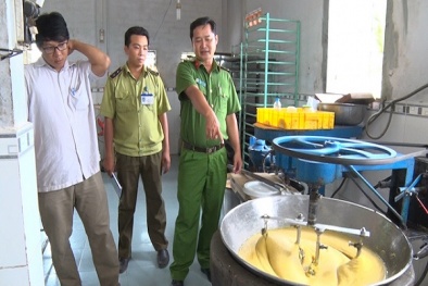 Cơ sở bánh trung thu sử dụng thiết bị 'bẩn' sẽ bị phạt nặng