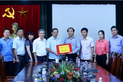 Bộ KH&CN chung tay chia sẻ khó khăn với nhân dân Hà Tĩnh sau bão số 10