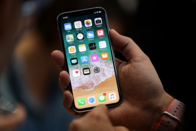 iPhone X giá từ 1.000 USD - bạn đang mua một chiếc Ferrari đắt tiền