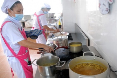 Bếp ăn trường mầm non cần đảm bảo những điều kiện gì về thực phẩm?