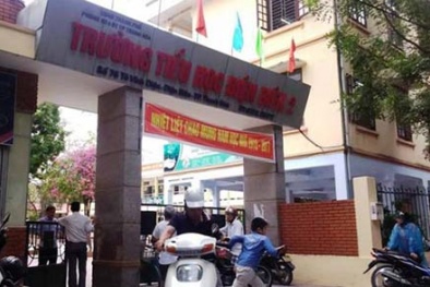 Tranh cãi về bữa ăn 19.000 đồng của trẻ tiểu học chỉ có miếng cá thu và rau muống