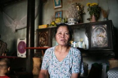 'Cháu muốn gặp mẹ một lần để hỏi, tại sao mẹ lại bỏ con như thế này'