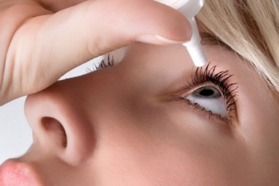 Biến chứng cực kỳ nguy hiểm nếu tự ý mua thuốc nhỏ mắt khi đau mắt đỏ
