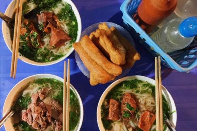 Phở gánh Hàng chiếu: Tìm về hương vị bình yên giữa lòng Hà Nội