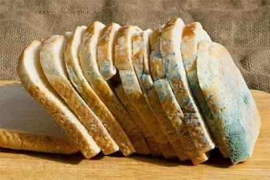 Ăn bánh mì, bánh chưng kiểu này bảo sao 'ra nghĩa địa sớm'