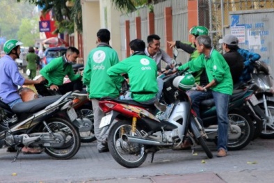 Chuyên gia phán đoán: 80% sinh viên, cử nhân ra trường hiện đang chạy xe cho Uber, Grab