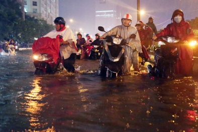 TP. Hồ Chí Minh chuẩn bị đón mưa lớn, 'đỉnh triều sẽ lên cao chưa từng thấy'