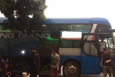 Cô gái tố phụ xe có hành vi quấy rối, trộm đồ, chủ xe bảo 'không liên quan'