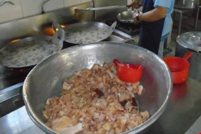 Mất an toàn vệ sinh thực phẩm tại trường học - Đừng chỉ nói lời xin lỗi