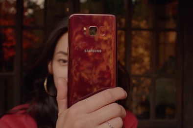 Khó cưỡng ngắm nhìn chiếc Galaxy S8 màu đỏ bóng chỉ bán ở Hàn Quốc