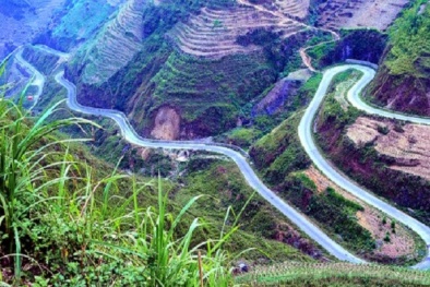 Cảnh báo giao thông: Đèo Mã Pì Lèng không dành cho người 'yếu tim'