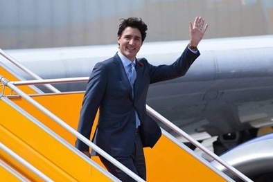 Những hình ảnh đầu tiên của Thủ tướng Canada Justin Trudeau đến Đà Nẵng dự APEC 2017