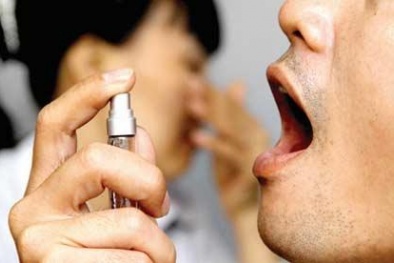 Lạm dụng nước xịt thơm miệng nguy cơ lãnh hậu quả đáng sợ
