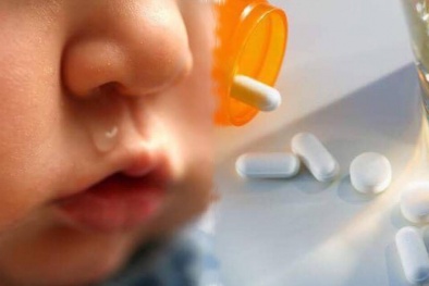 Con ho đờm, hắt hơi, sổ mũi... mẹ lập tức dùng kháng sinh là hại con