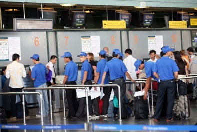 Hàng loạt doanh nghiệp xuất khẩu lao động bị thu hồi giấy phép