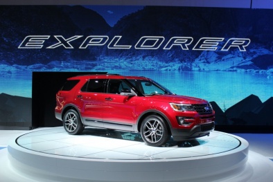 Ford thu hồi hơn 200.000 xe F-150 2016 và Ford Explorer 2016