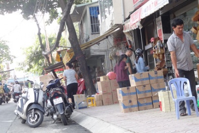 TP. Hồ Chí Minh: Vỉa hè bị tái chiếm ‘như chưa hề có cuộc ra quân’