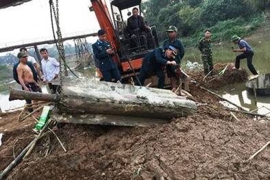 Trục vớt và hủy nổ thành công quả tên lửa rơi ở Thạch Thất, Hà Nội