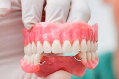 Răng giả khiến người đeo có nguy cơ bị suy dinh dưỡng