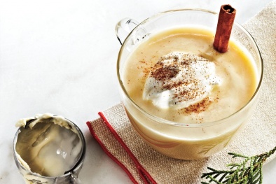 Cách làm Cocktail trứng sữa mê hoặc cho tiệc tối Giáng sinh