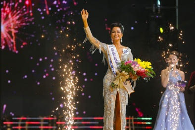 Cô gái dân tộc Ê đê H'hen Niê đăng quang tân Hoa hậu Hoàn vũ Việt Nam 2017