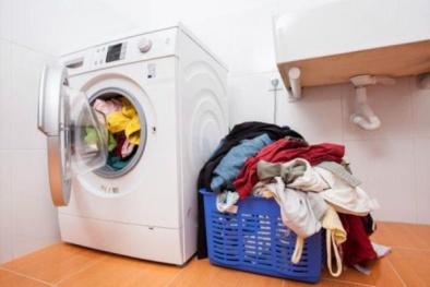 Có thể lây bệnh nguy hiểm từ việc giặt chung quần áo ngày trời ẩm