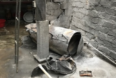 Hai vợ chồng nguy kịch vì nồi hơi làm đậu phụ phát nổ như 'bom'