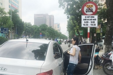 Hà Nội: Phố cấm taxi truyền thống cắm biển cấm Uber, Grab