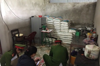 Bắt giữ 2 đối tượng sản xuất, kinh doanh bột ngọt giả