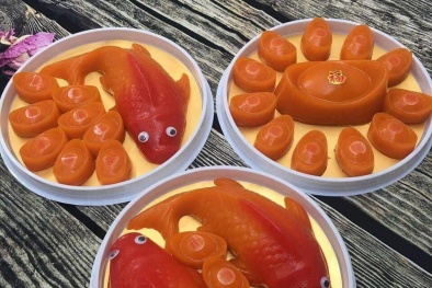 Tò mò mâm bánh Tổ người Hoa 300 nghìn đồng cúng ông Công ông Táo