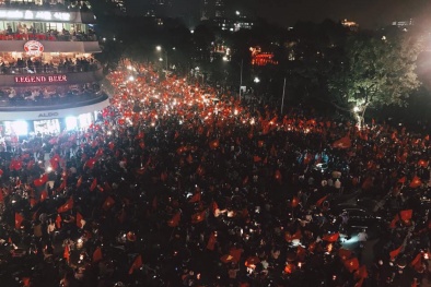 ‘Bão’ tràn về Hà Nội sau chiến thắng của U23 Việt Nam tại vòng bán kết