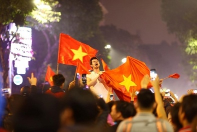 Nhiều người ‘tranh thủ’ kiếm tiền triệu mỗi giờ sau chiến thắng của U23 Việt Nam
