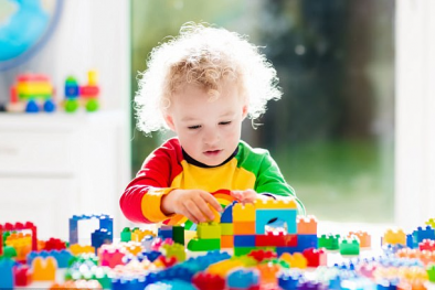 Cảnh báo: Đồ chơi bằng nhựa cũ chứa thành phần gây ngộ độc
