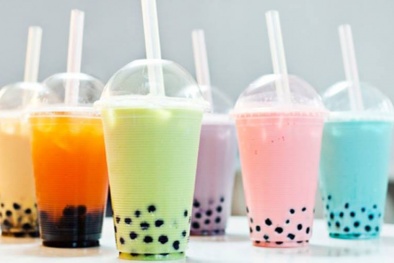 Trà sữa trôi nổi bán công khai, ai 'mê mẩn' uống sẽ lãnh đủ hậu họa