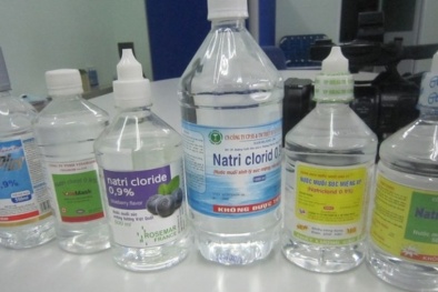 Phát hiện công ty sản xuất cồn y tế, nước muối sinh lý không đảm bảo chất lượng