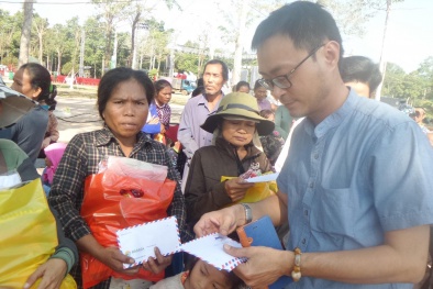 Tập đoàn Tân Hiệp Phát trao hơn 300 phần quà Tết cho người dân tỉnh Bình Phước