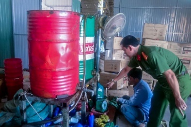 Phát hiện gần 1000 chai dầu nhớt giả thương hiệu tại Hưng Yên