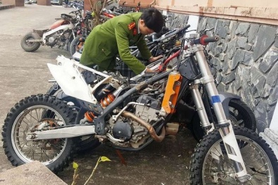 Phát hiện kho hàng 'khủng' chứa nhiều xe mô tô không có giấy tờ hợp pháp