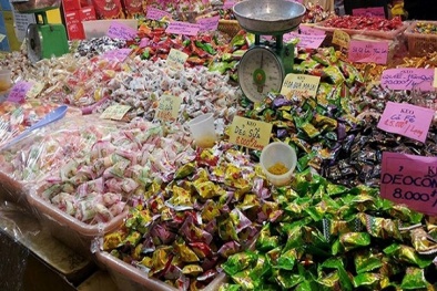 Thận trọng khi lựa chọn bánh kẹo, thực phẩm an toàn trong dịp Tết