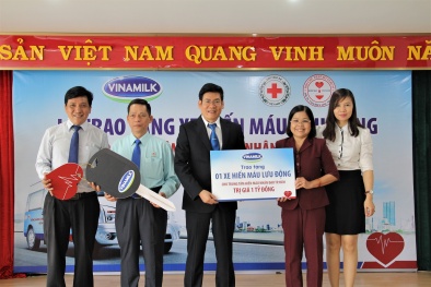 Vinamilk tặng xe hiến máu 1 tỷ đồng cho Trung tâm hiến máu nhân đạo TP.HCM