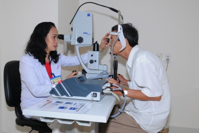 Nhiều ứng dụng công nghệ hiện đại giúp điều trị các bệnh về mắt