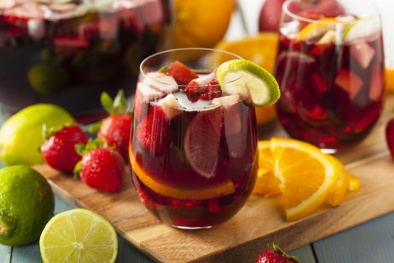 Rước họa khi uống rượu ngâm hoa quả với nước ngọt, cafe ngày Tết