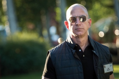 Jeff Bezos: 'Người giàu nhất hành tinh'