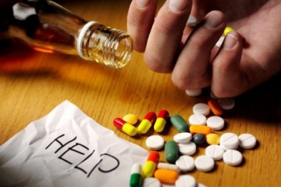 Lạm dụng thuốc giải rượu để vui Xuân có thể gây suy gan, mất nhận thức
