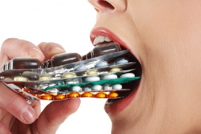 Giòn xương, suy nội tạng nếu lạm dụng thuốc giảm đau xương khớp