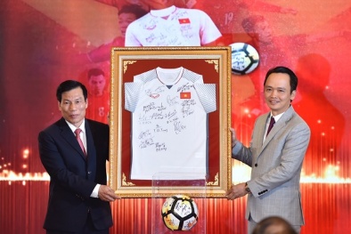 Quả bóng và áo đấu của U23 Việt Nam có giá trị hơn cả 500 căn nhà tình nghĩa