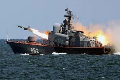 Vũ khí chở hàng nghìn tên lửa của Mỹ tới chiến trường Syria