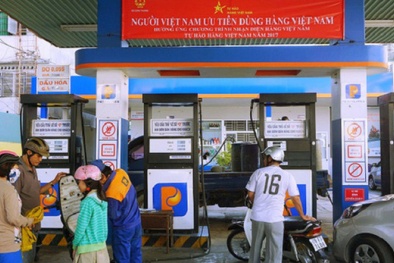 Tin tức khoa học công nghệ: Gắn thiết bị in chứng từ bán hàng cho cột đo xăng dầu