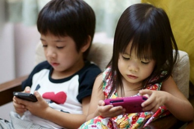 Hàng nghìn ứng dụng trên điện thoại đang ngầm theo dõi trẻ em